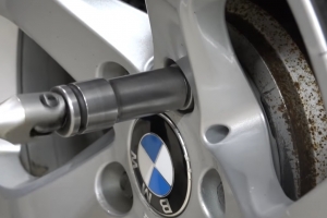 Замена колодок BMW X1 - изображение 0