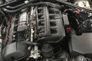 Замена прокладки клапанной крышки BMW - изображение 0